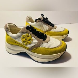 TORY BURCH WOMENS MONOGRAM GOOD LUCK SNEAKERS YELLOW WHITE CREAM SIZE 5.5 NEW